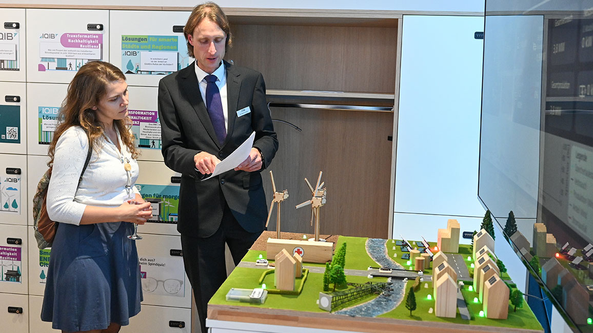 Veranstaltungsraum mit Personen