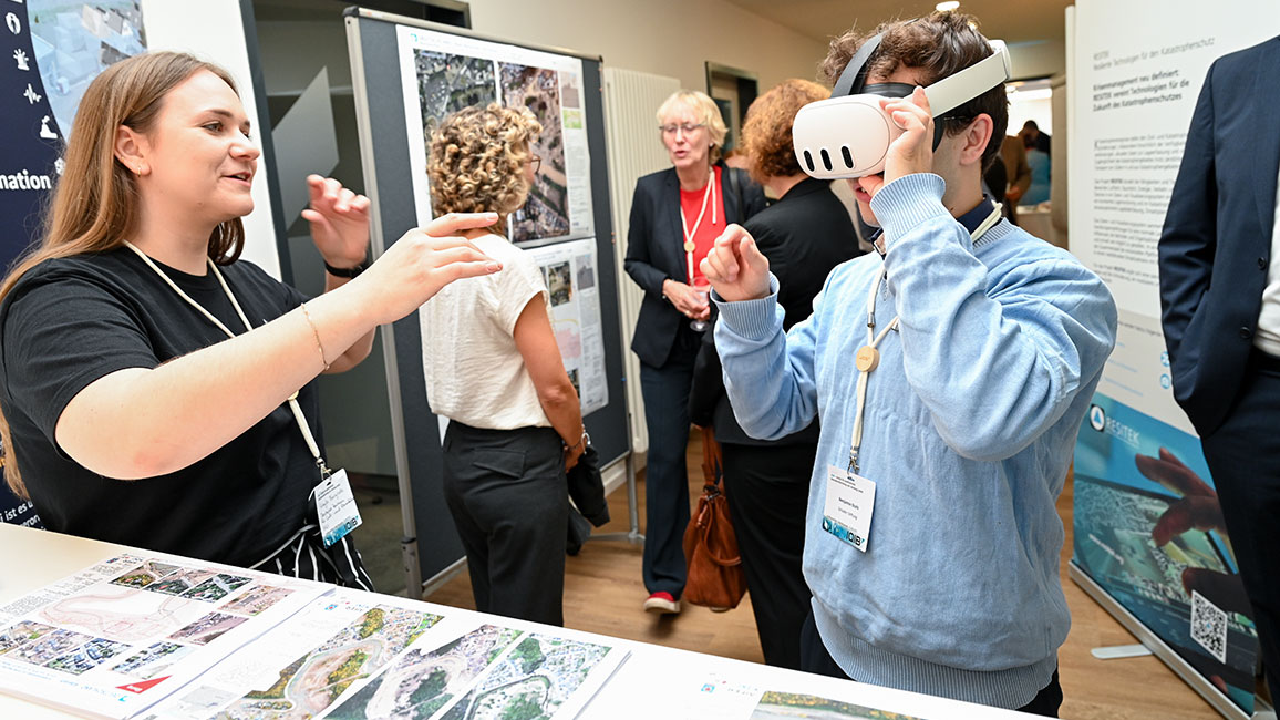 Person mit VR-Brille