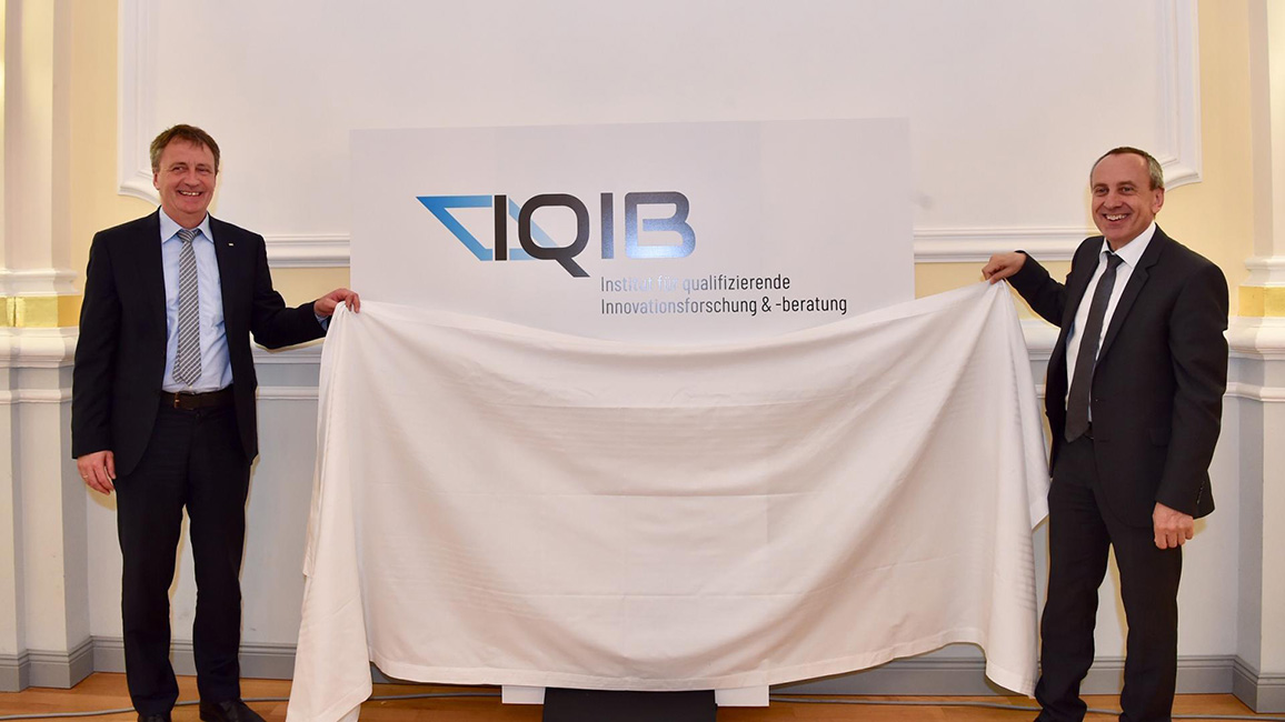 Enthüllung des IQIB-Logos